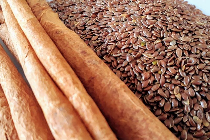 cinnamon sticks and flax seed